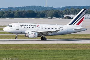 MUC AIRBUS 318-111 F-GUGF 2004-01-13