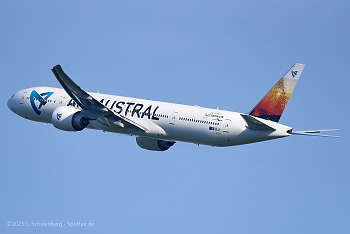 CDG BOEING 777-39MER F-OLRD 2016-09-08