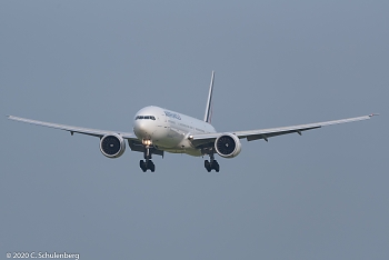 CDG BOEING 777-328ER F-GZNQ 2015-04-16